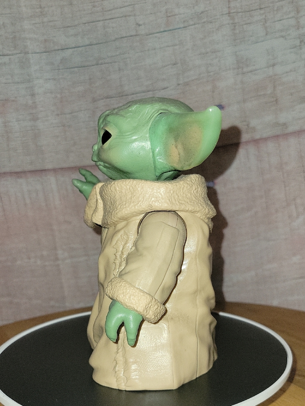 Grogu Action Figure - Picture 3 of 8